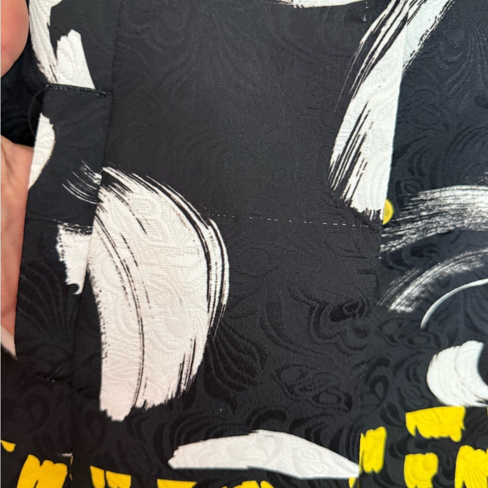 Luii NWT Black & White and yellow Swirl Jacket in size small - Picture 3 of 14